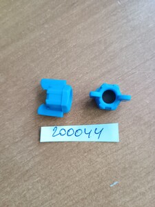 200044 Синя гайка 6x4 пластик-1